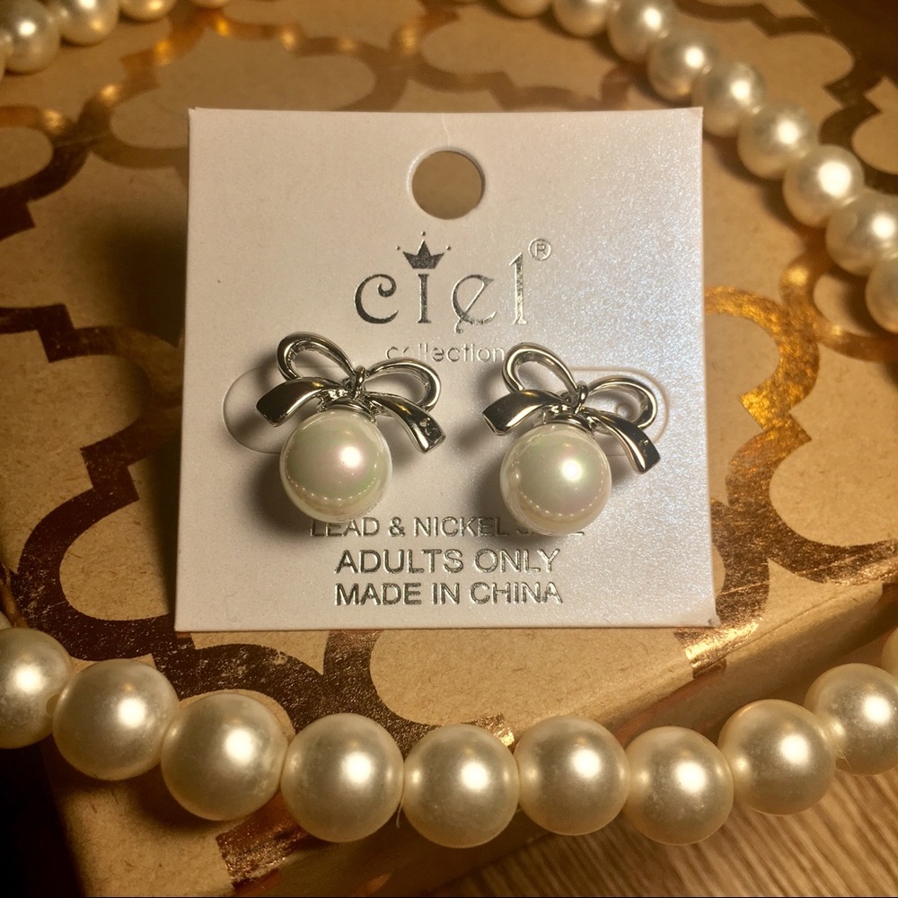BOW PEARL EARRINGS